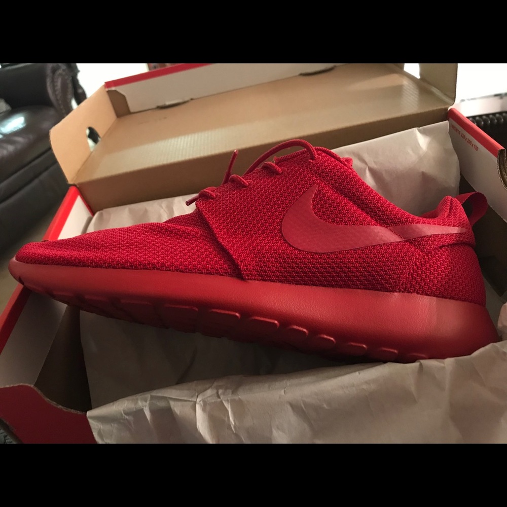Men's Nike Roshe Run All RED size 9